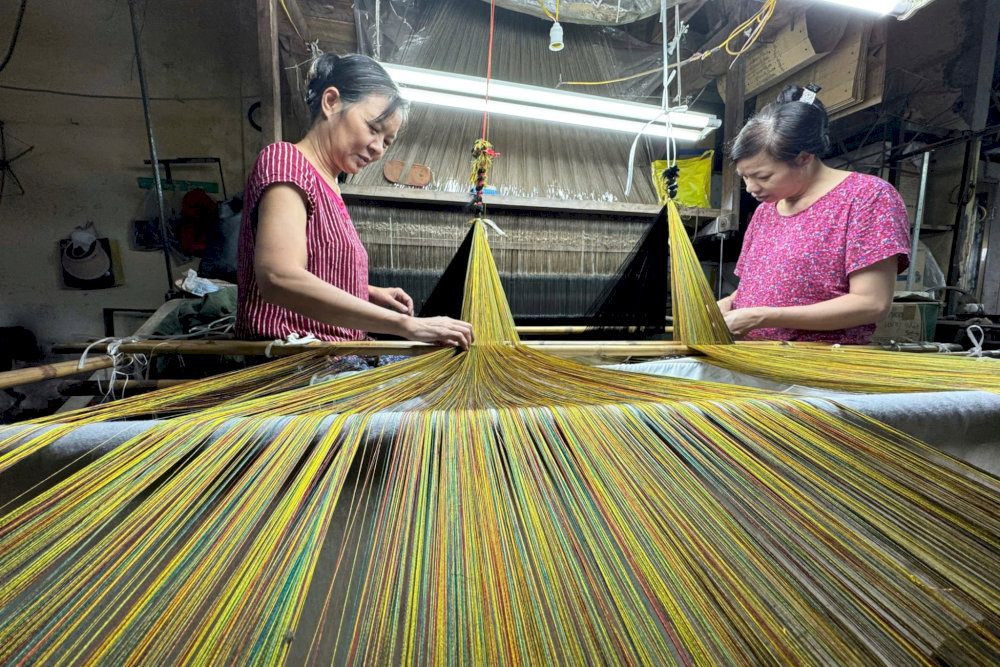 Experience silk weaving mastery at Van Phuc Silk Village 